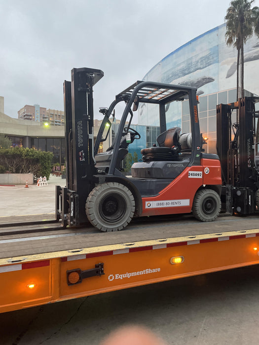 2022 TOYOTA 8FGU25 LP w/ Scale