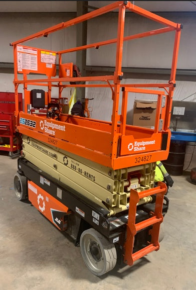 2023 JLG ES2632