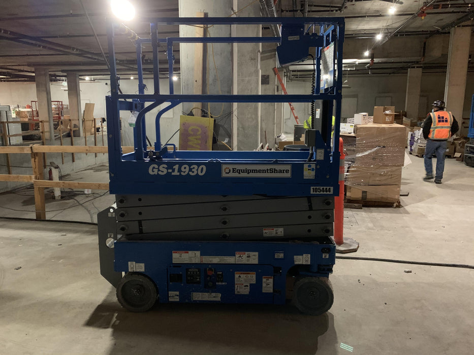 2020 Genie GS-1930 Solid Non Marking Tires, Beacon, Folding rails with half height swing gate, 800W Inverter