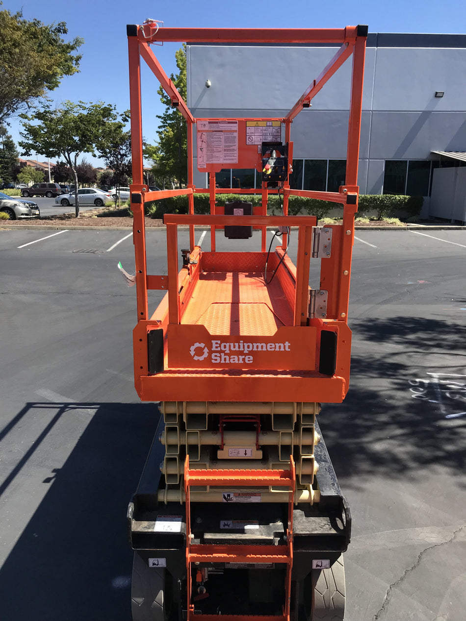 2022 JLG ES2632