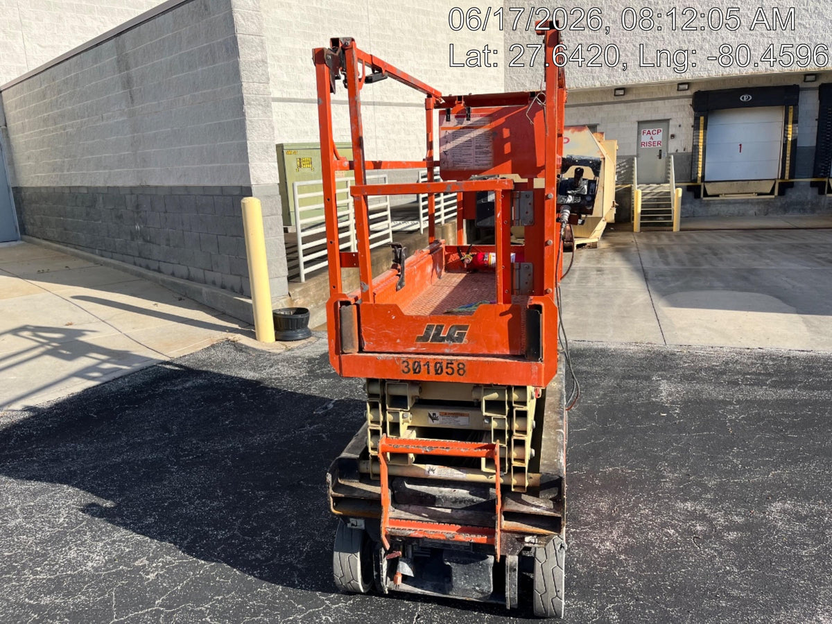 2023 JLG ES1932