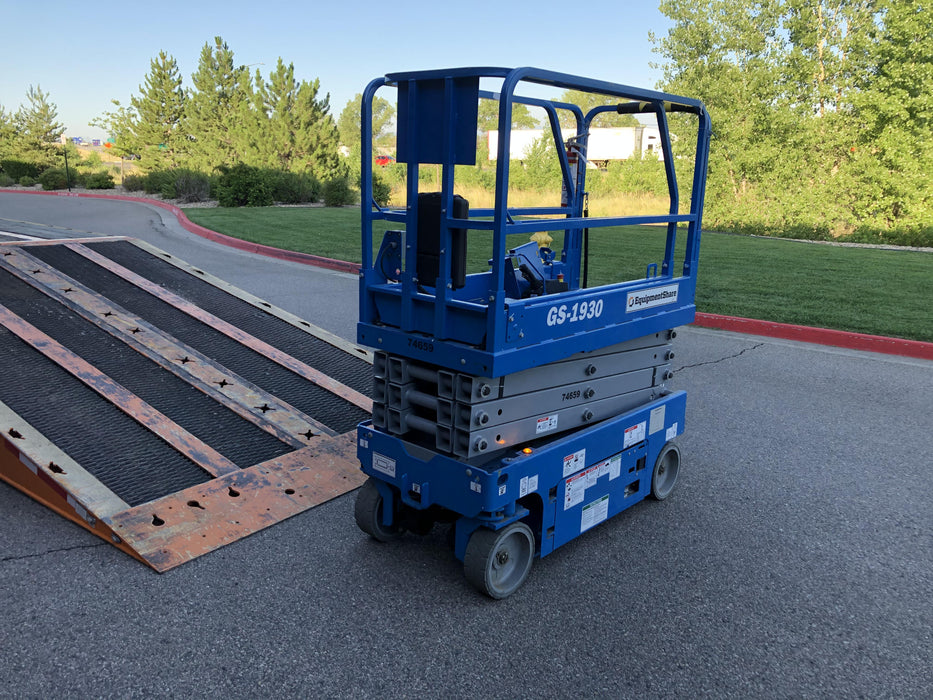 2020 Genie GS-1930 Fixed rails with chain entry gate - Pre A92.20