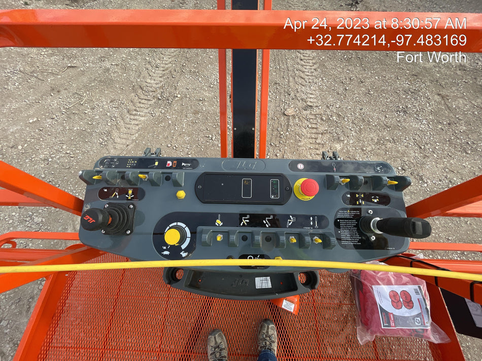 2023 JLG 660SJ