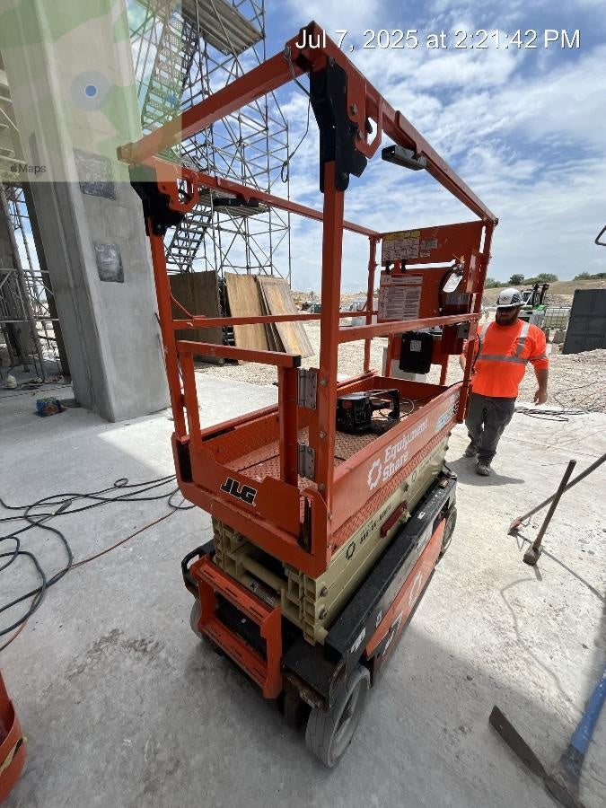 2022 JLG ES1932