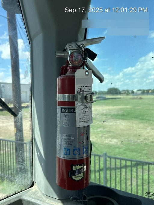 2019 John Deere 524L Cab/Heat/AIR, 3rd Function Hydraulics, Hydraulic JRB QC 2.75 Yd. Bucket, 60" Carriage/72" Forks