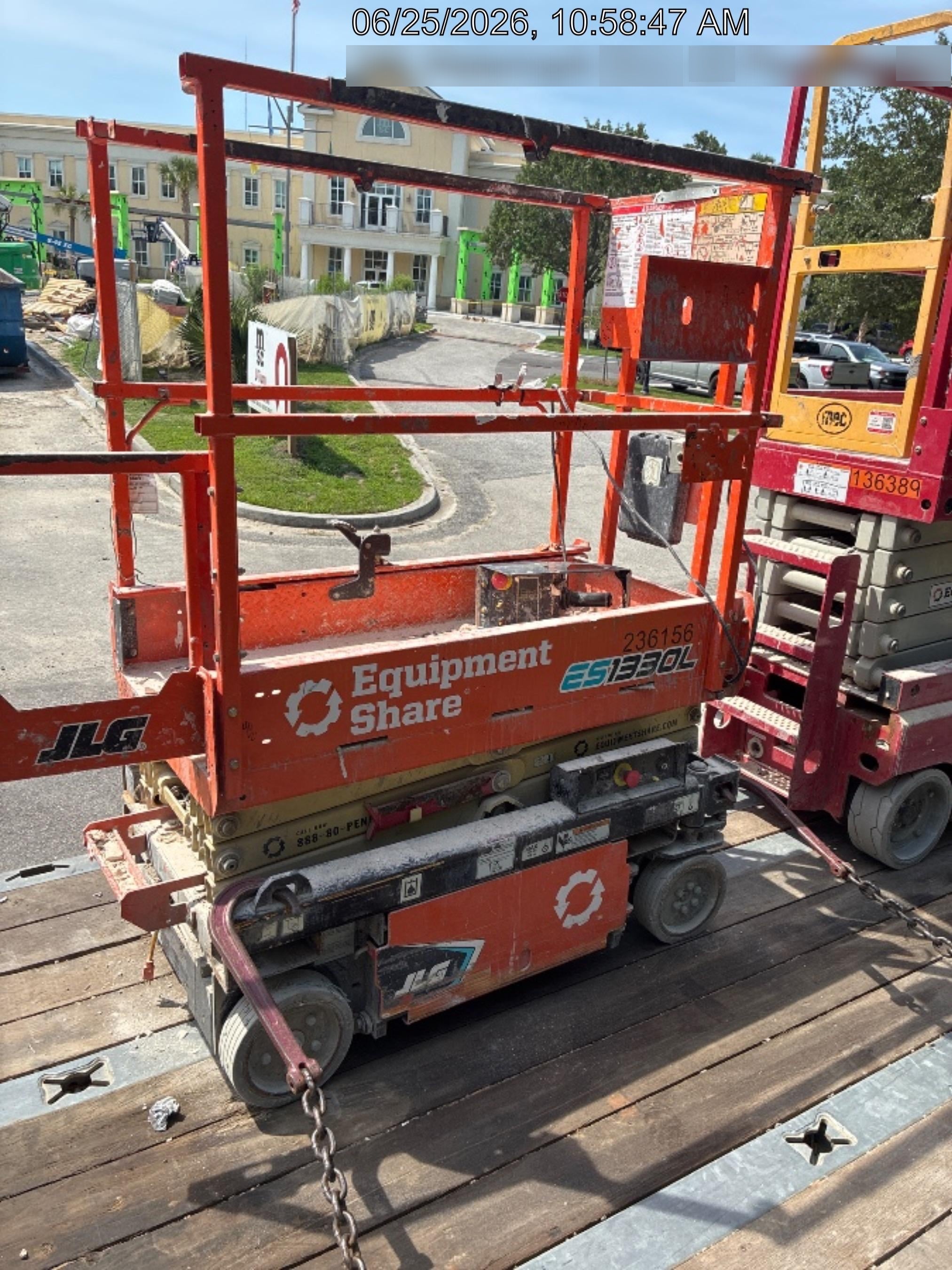 2022 JLG ES1330L
