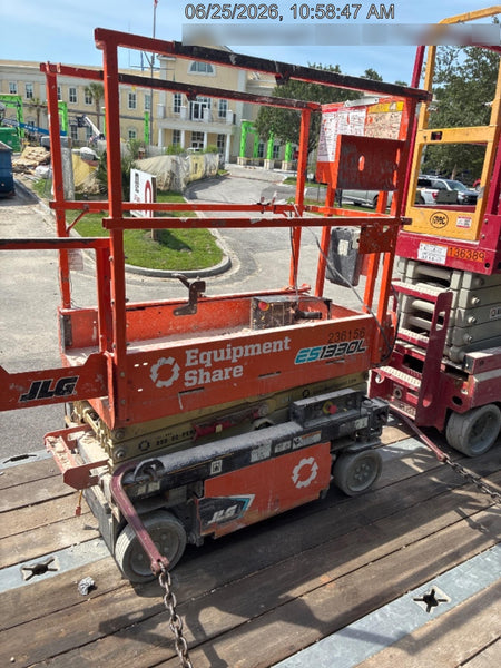 2022 JLG ES1330L