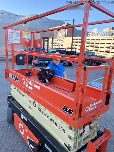 2022 JLG ES2632