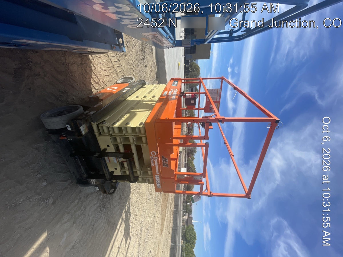 2025 JLG ES3246