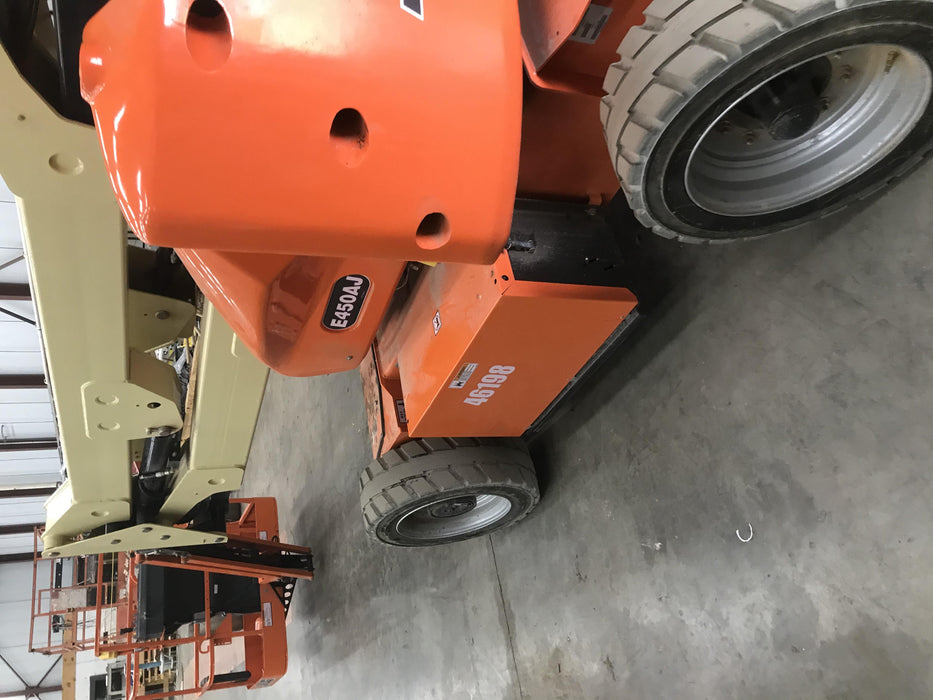 2019 JLG E450AJ