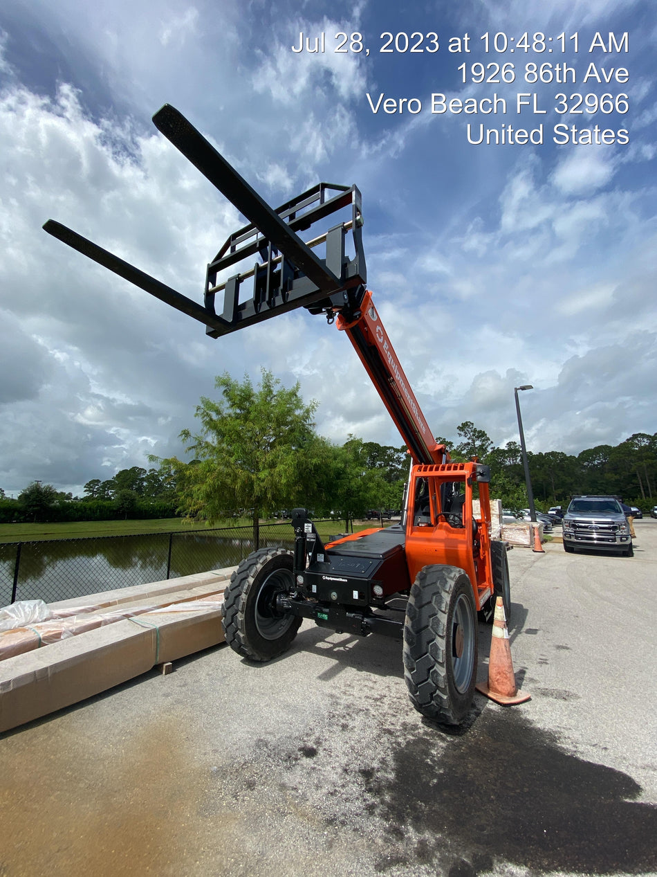 2023 SKYTRAK 8042