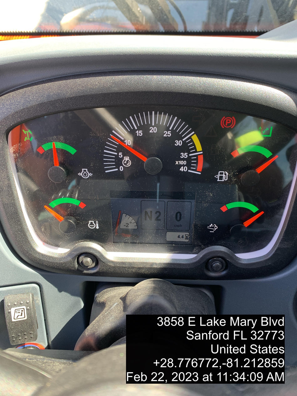 2023 JLG 1732