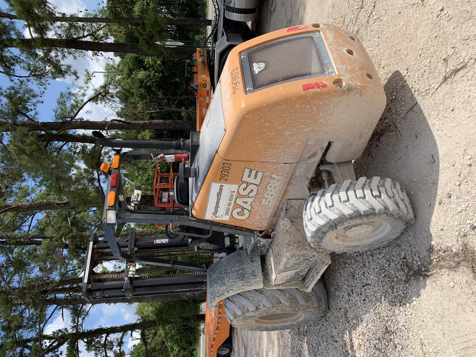 2019 CASE 588H