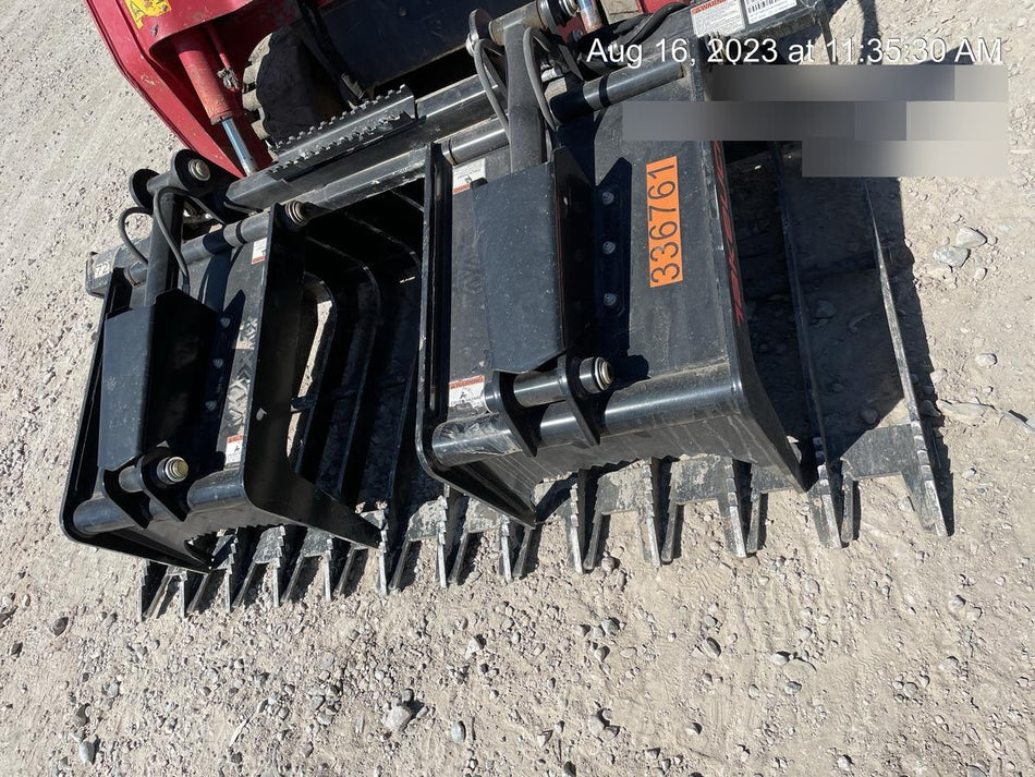 2022 TAKEUCHI 72" Skeleton Grapple Bucket - Takeuchi