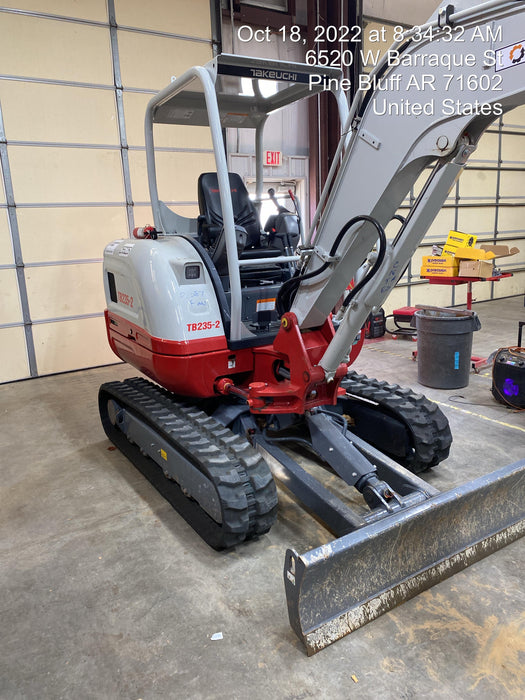 2022 TAKEUCHI TB235-2R