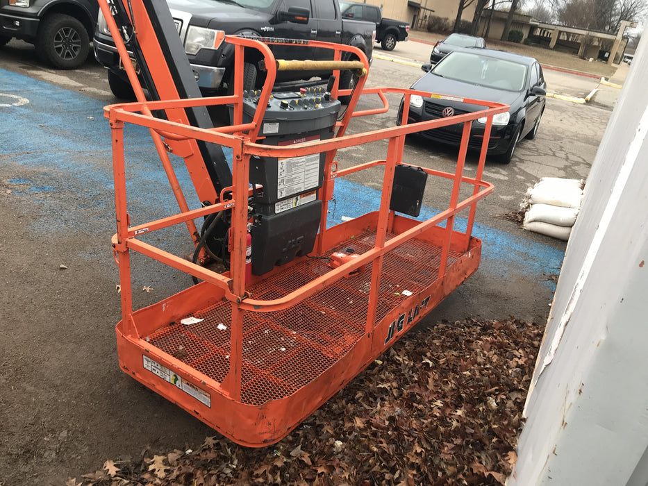 2019 JLG 660SJ