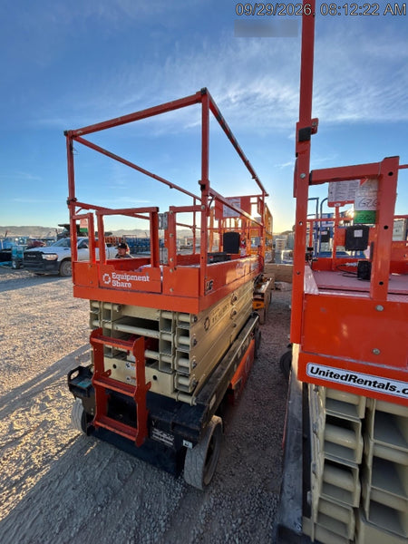 2022 JLG ES3246