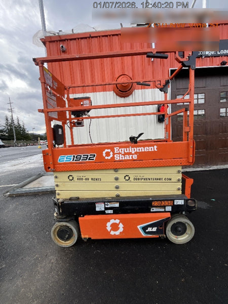 2022 JLG ES1932