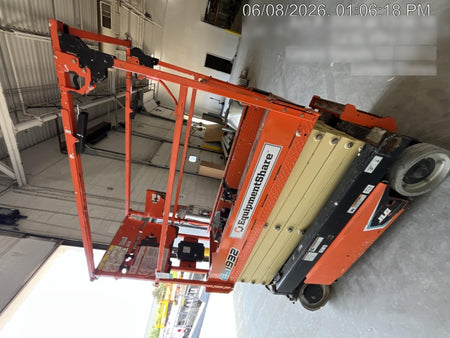 2021 JLG ES1932