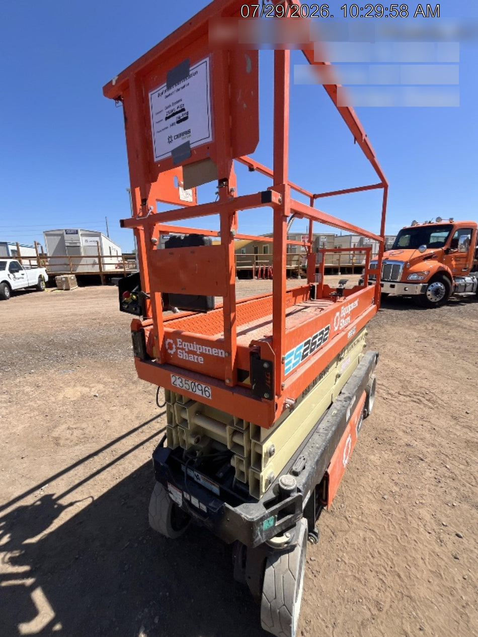 2022 JLG ES2632