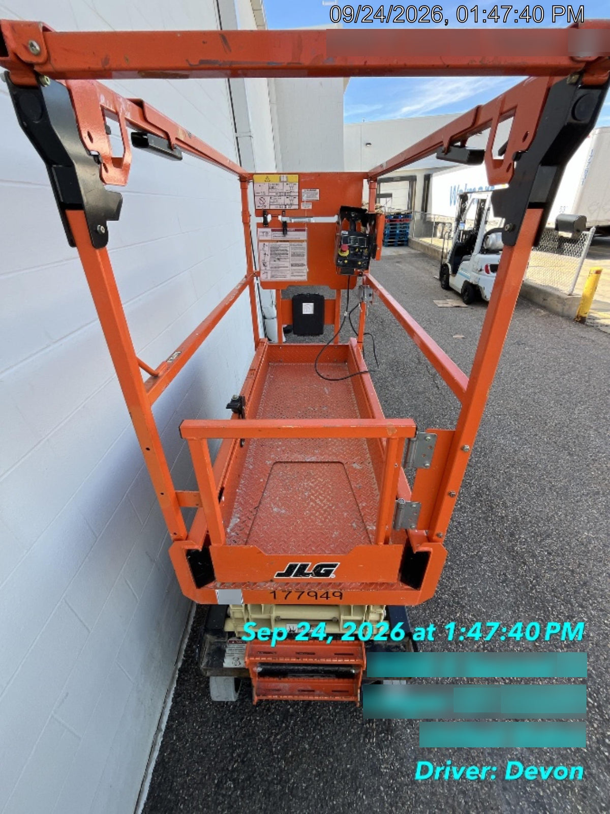 2021 JLG ES1932