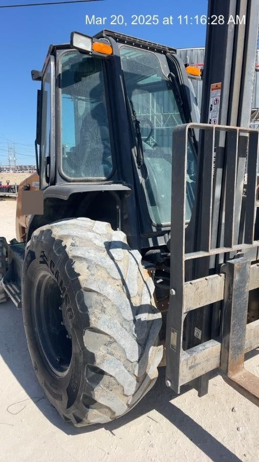 2021 CASE 586H