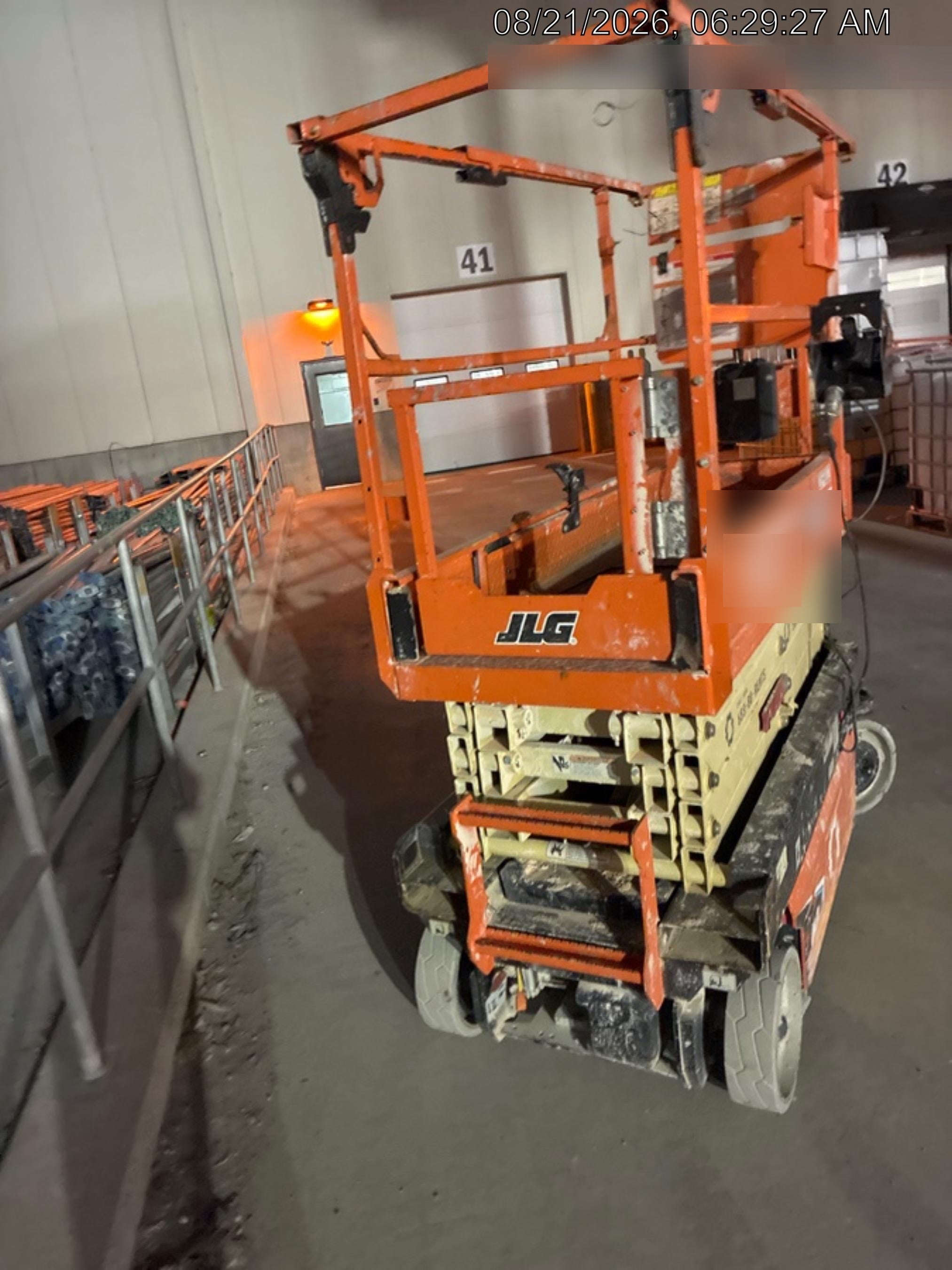 2022 JLG ES1932