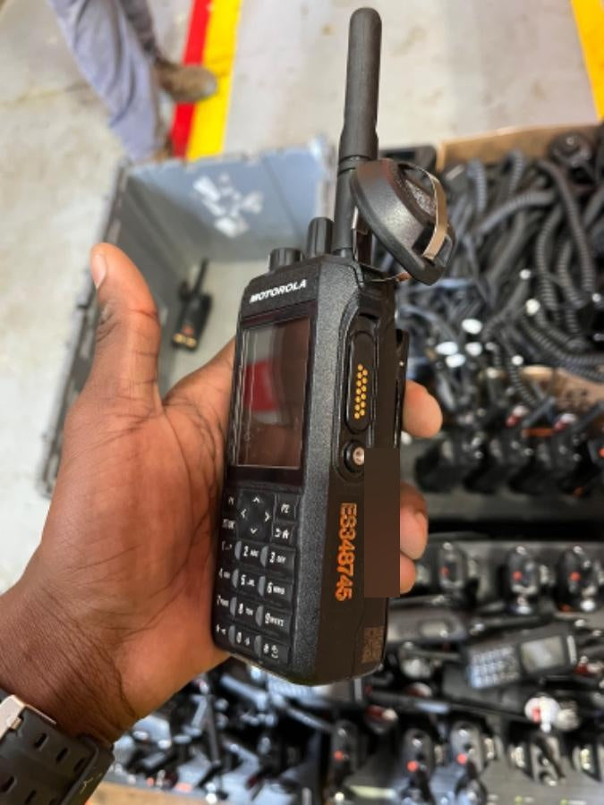 2023 MOTOROLA R7 DISPLAY