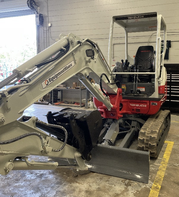 2022 TAKEUCHI TB235-2R