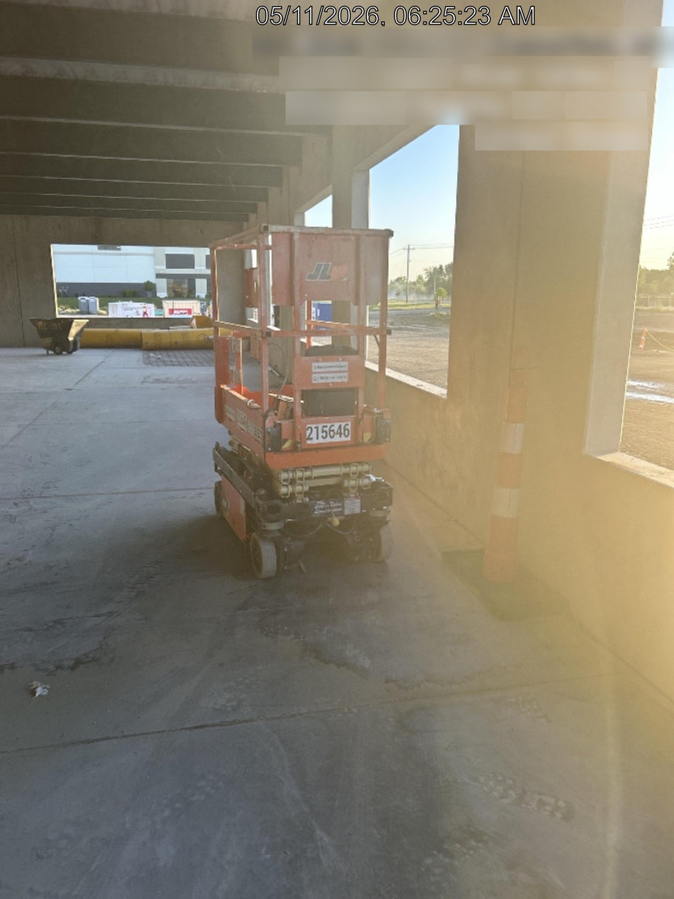 2022 JLG ES1330L