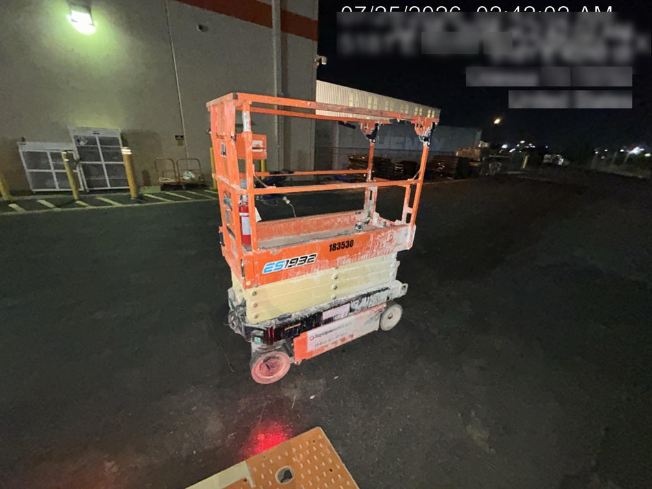 2021 JLG ES1932