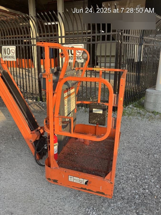 2019 JLG E300AJP