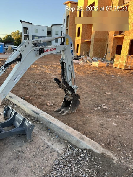 2023 TAKEUCHI TB20e