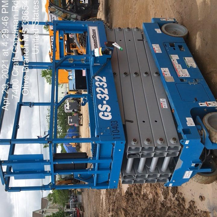 2020 Genie GS-3232 Standard, Folding half height swing gate