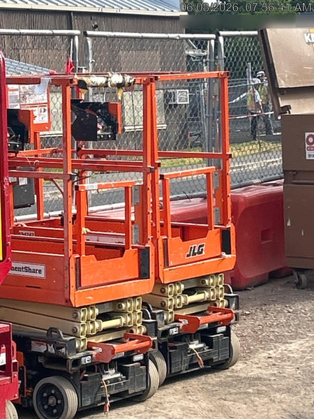 2022 JLG ES1330L