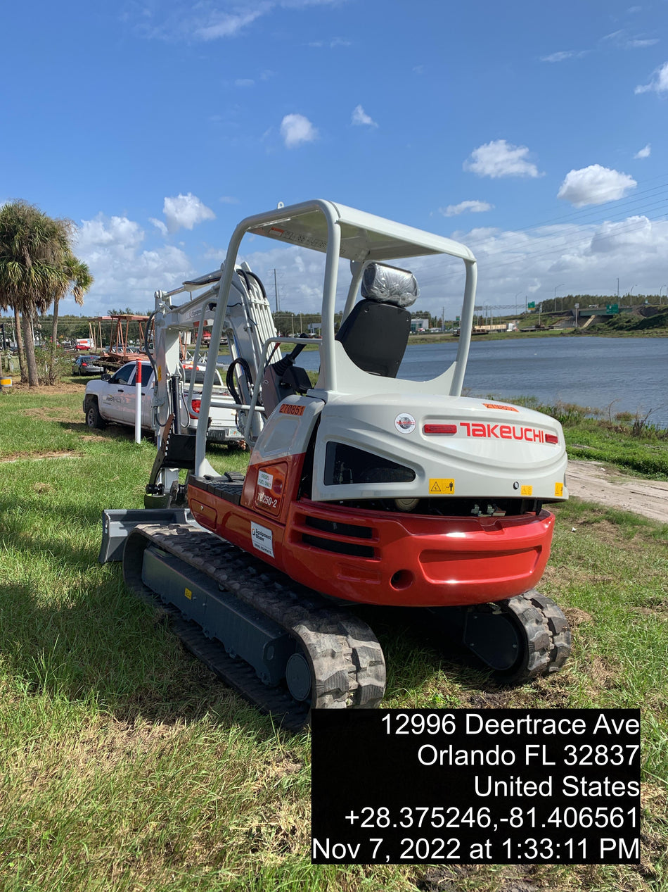 2022 TAKEUCHI TB250-2R