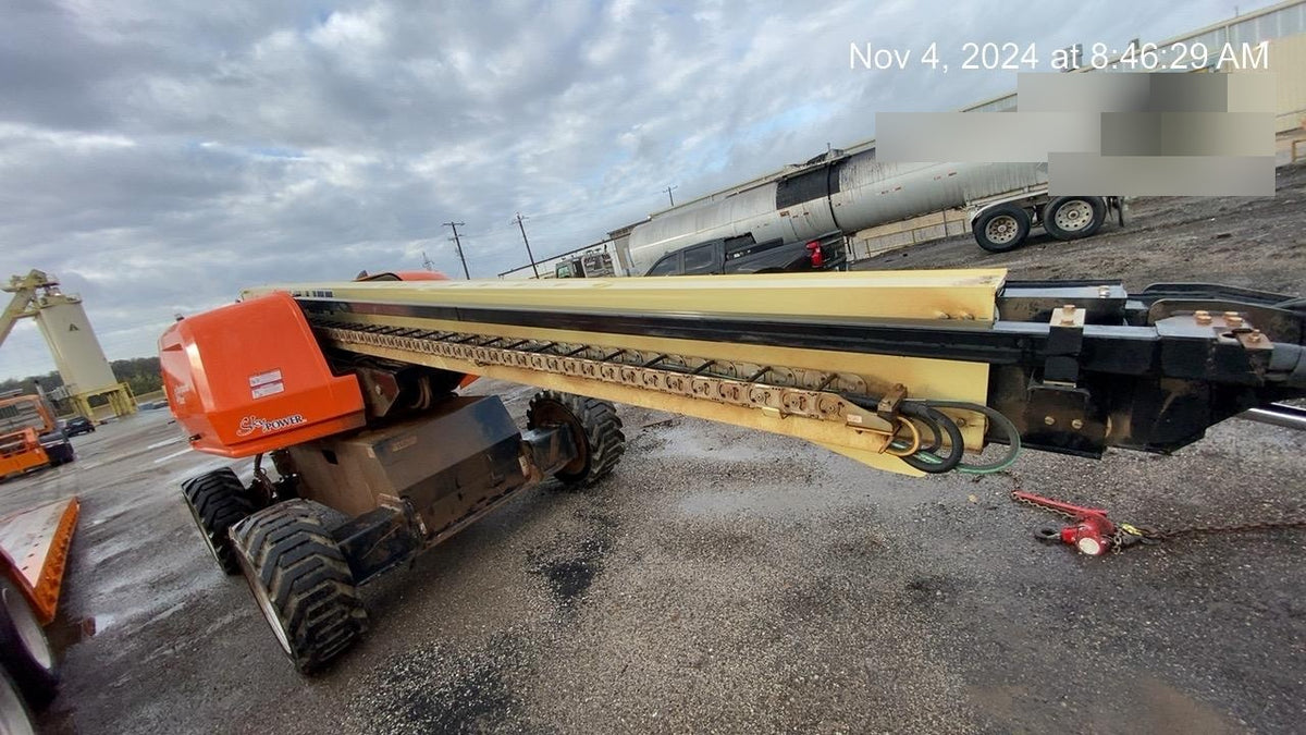 2023 JLG 660SJ