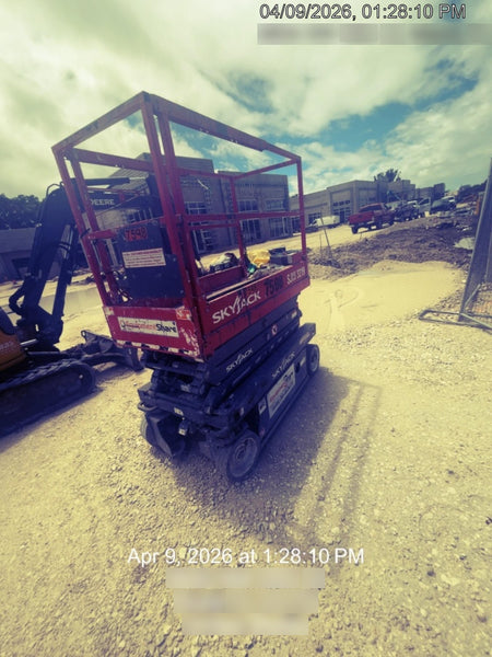 2018 Skyjack SJIII-3219 Skyjack SJIII3219 Scissor Lift w/Trojan Batteries