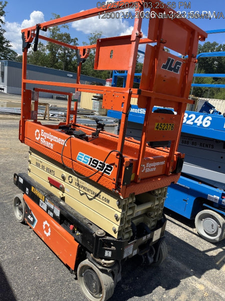 2024 JLG ES1932