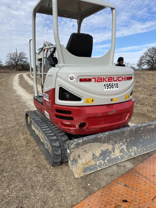 2021 TAKEUCHI TB235-2R