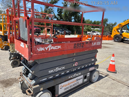 2018 Skyjack SJIII-3226 Skyjack SJIII3226 Scissor Lift w/Trojan Batteries
