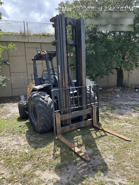 2023 CASE 588H