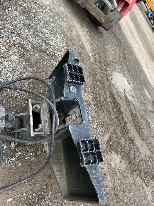 2021 TAKEUCHI Auger Drive - Takeuchi