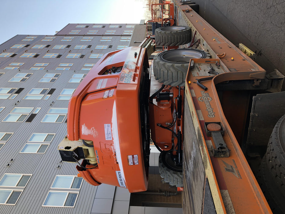 2019 JLG 660SJ