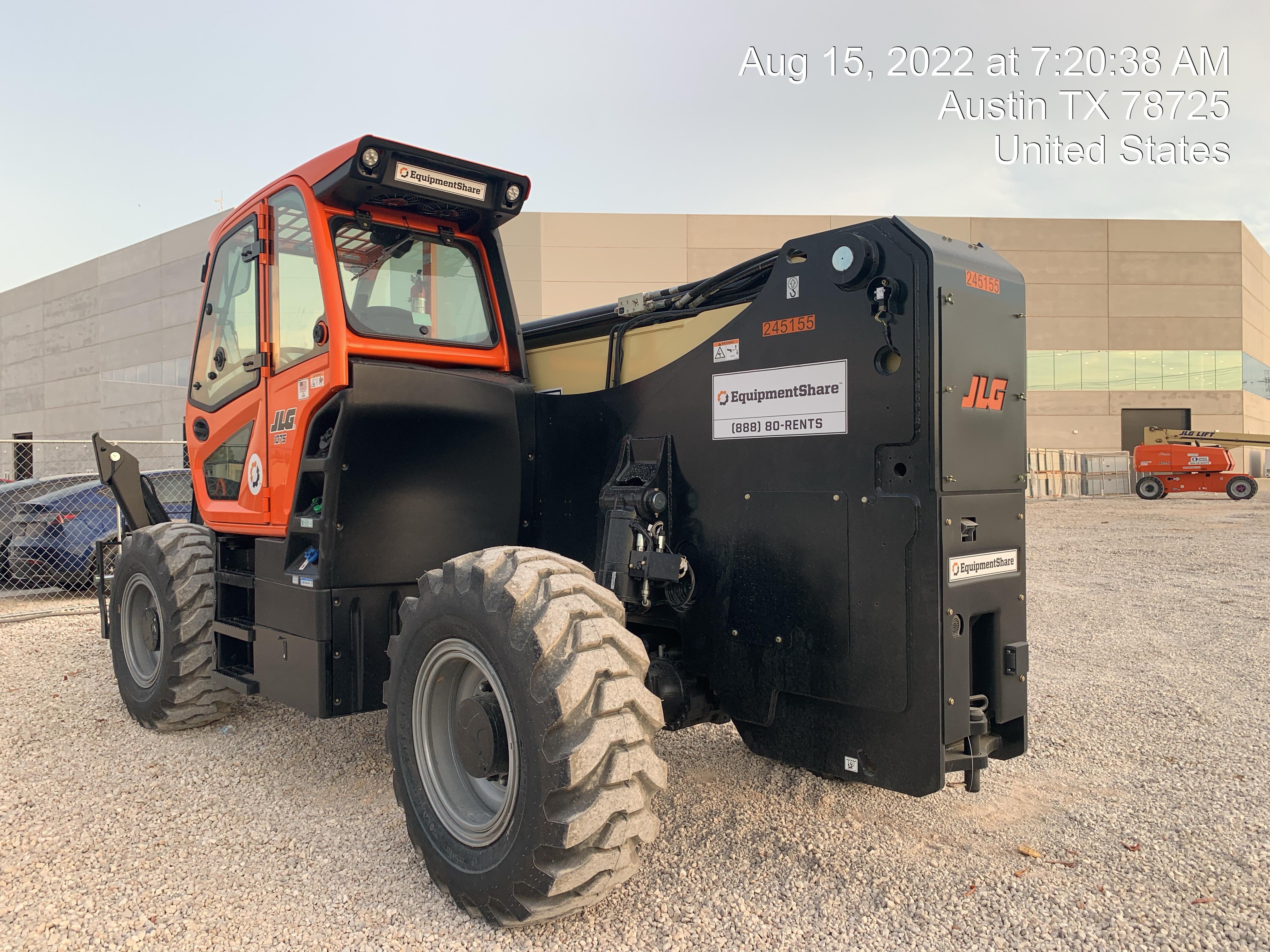 2022 JLG 1075