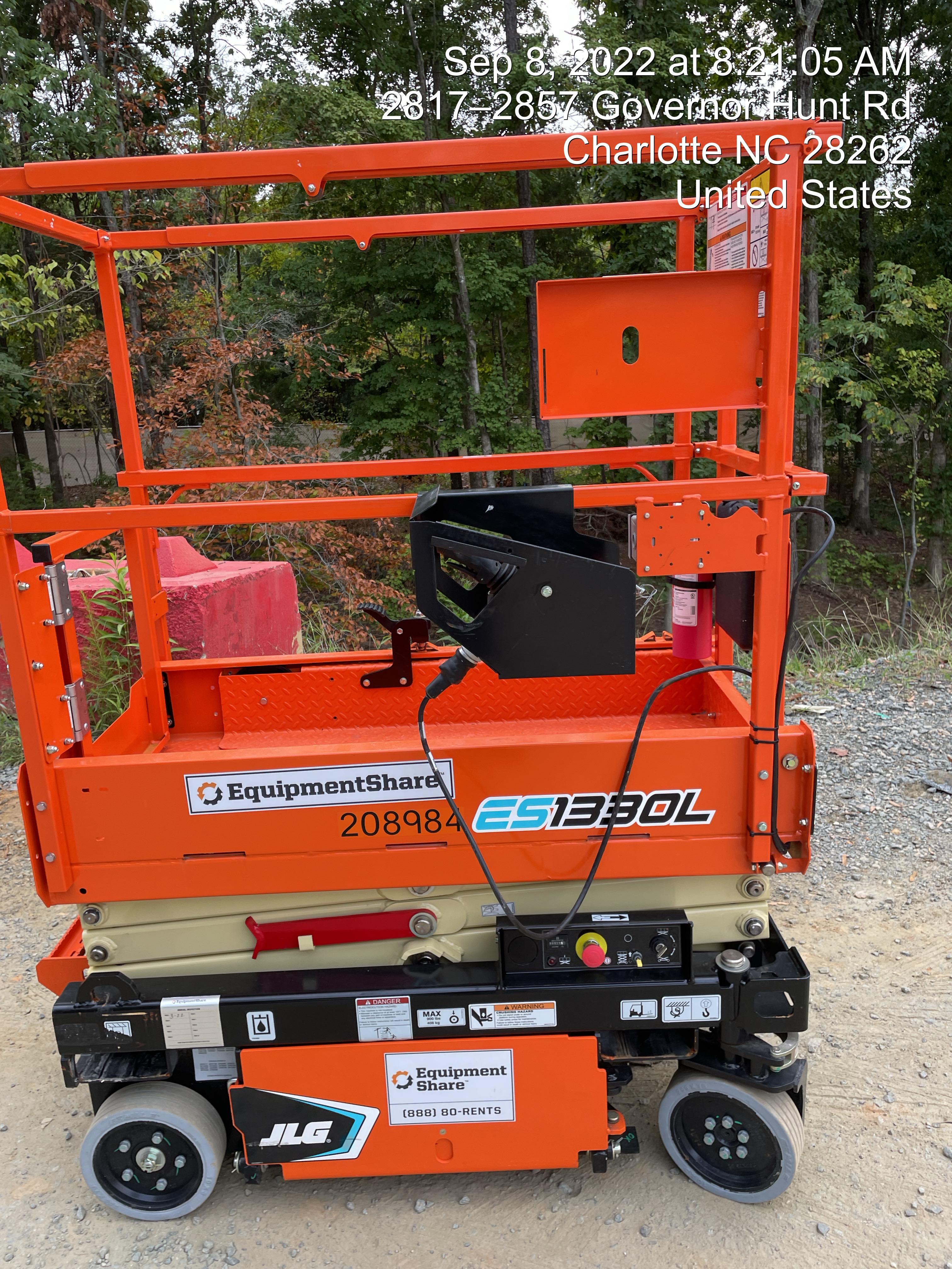 2022 JLG ES1330L