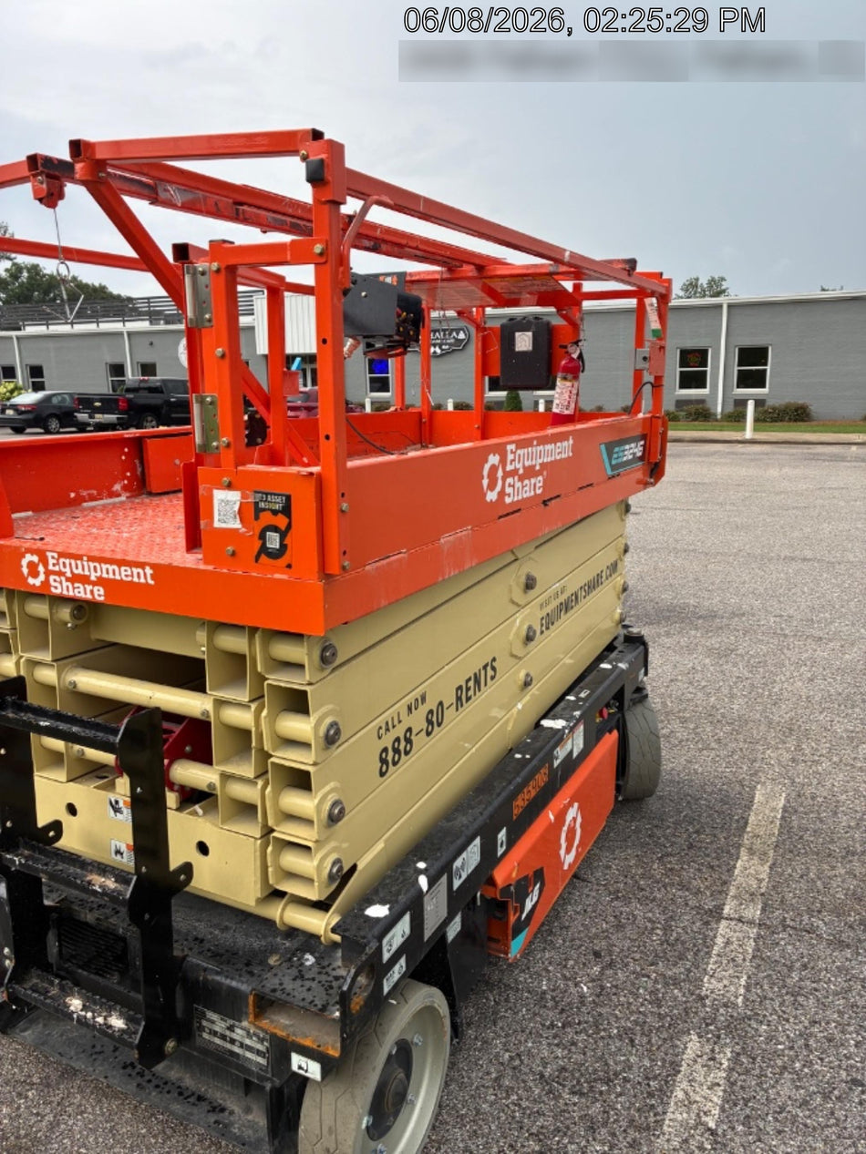 2025 JLG ES3246