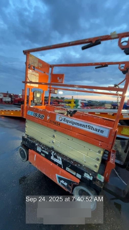 2022 JLG ES1932