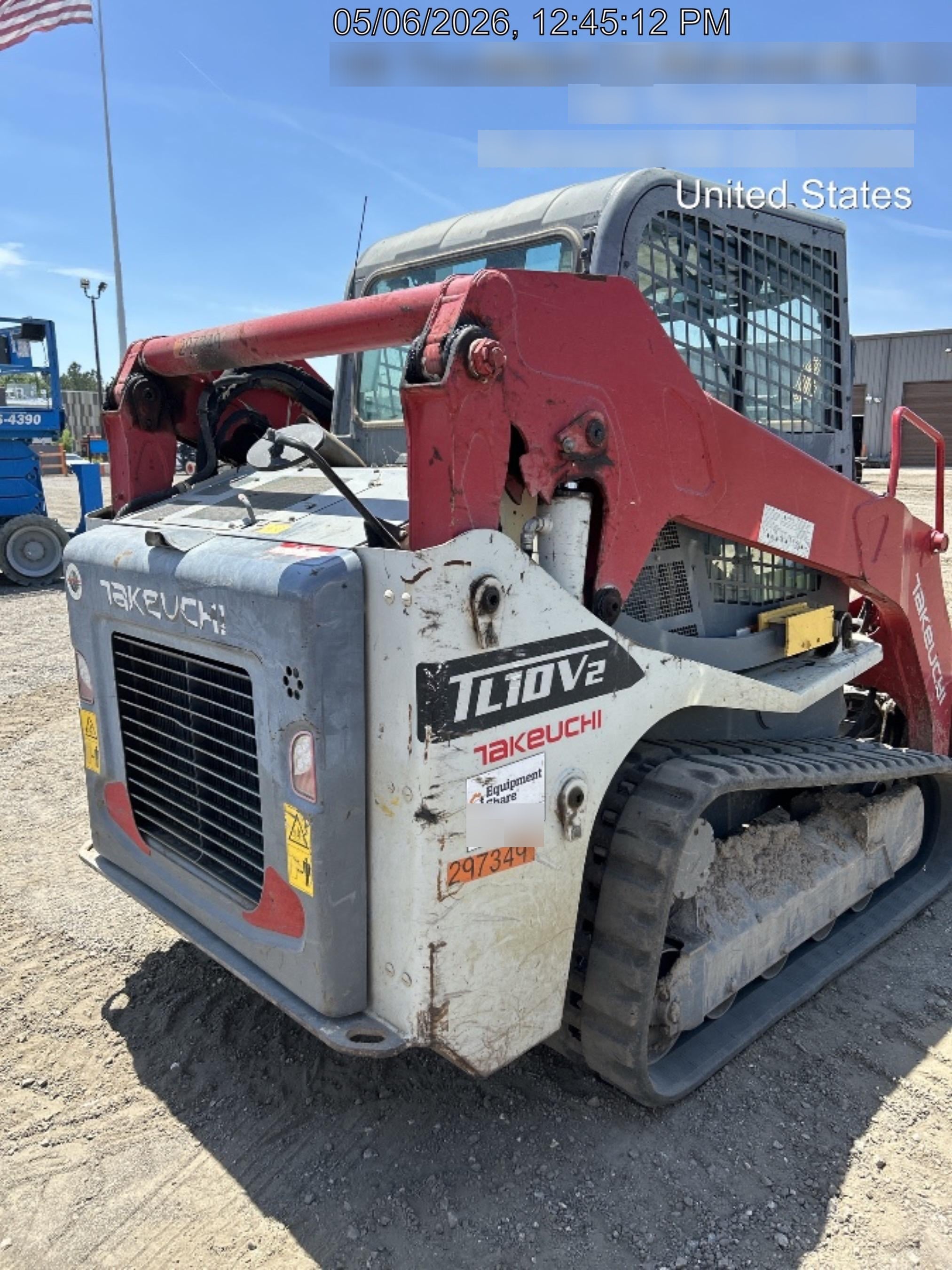 2023 TAKEUCHI TL10V2-CR
