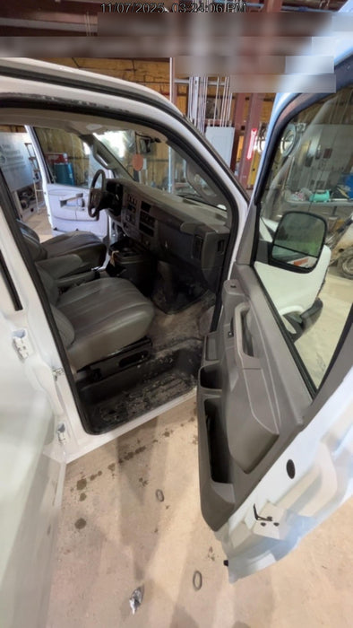 2025 CHEVROLET Express Van - Rental